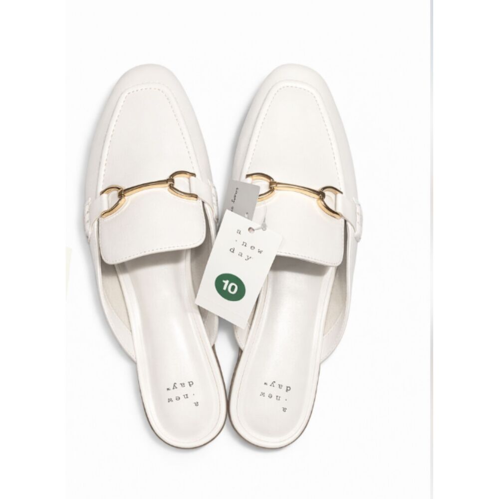 27 A New Day Chain-Detail Mule Loafers
